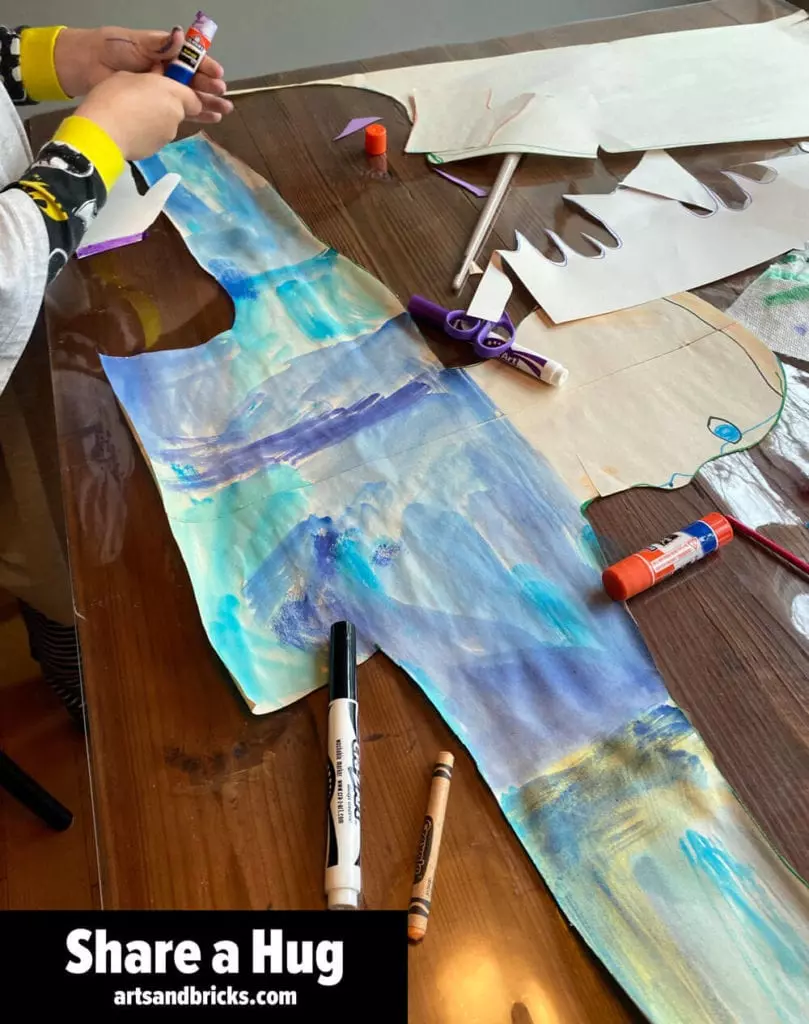 Share a paper hug! Learn how to make this simple family-friend craft to make, send and share a hug from your child with someone they love!