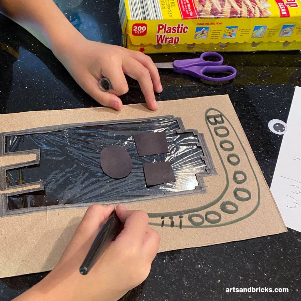 Explore your surroundings with this Ghost Peek-A-Boo Cardboard Craft! Use cardboard (we used a cereal box panel) to create a ghost. Ours is a LEGO brick ghost!!! Add plastic wrap over the body and tape on a spooky face. Don't forget to add a BOO! Next is the fun part, start framing textures and colors - both indoors and outdoors. Don't forget to take pictures! Have fun!
#lego #craft #google #cardboard #forkids #easy #recycled #naturecrafts