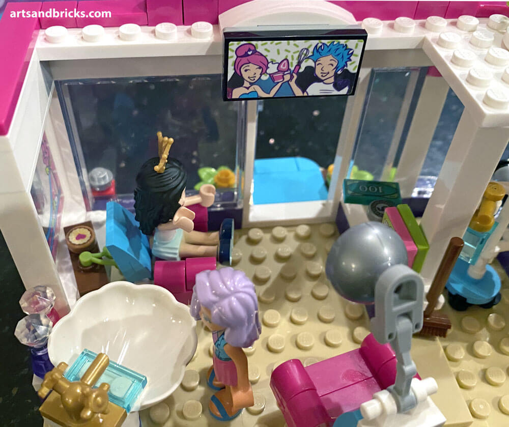 At six-years-old, my daughter loves dolls of all shapes and sizes. This makes the LEGO Friends series a good fit for her age-appropriate creative play.