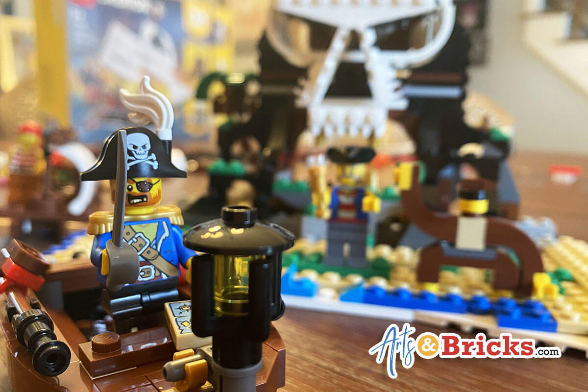 Kid-Review of LEGO Creator Pirate Ship Skull Island, Set 31109 Arts and