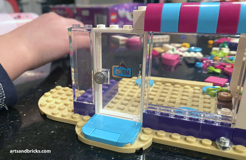 At six-years-old, my daughter loves dolls of all shapes and sizes. This makes the LEGO Friends series a good fit for her age-appropriate creative play.